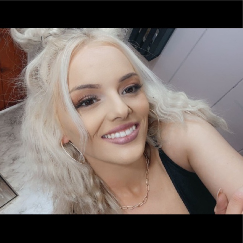 Meet your Posher, Sabrina